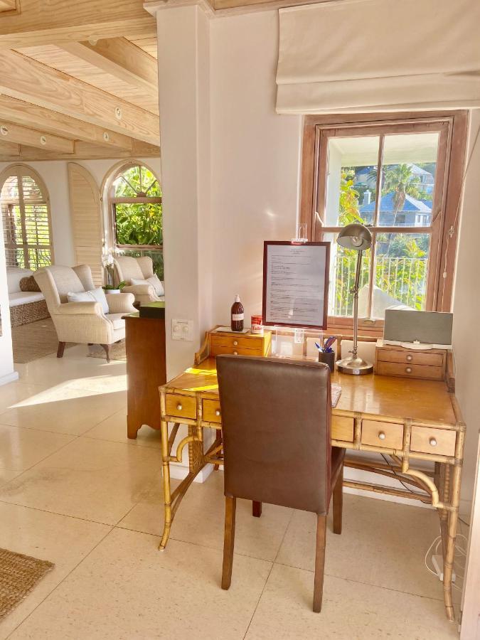 Villa Del Mar - "Luxurious En-Suite Bedroom With Lounge And Stunning Sea View Balcony In Bantry Bay" Città del Capo Esterno foto