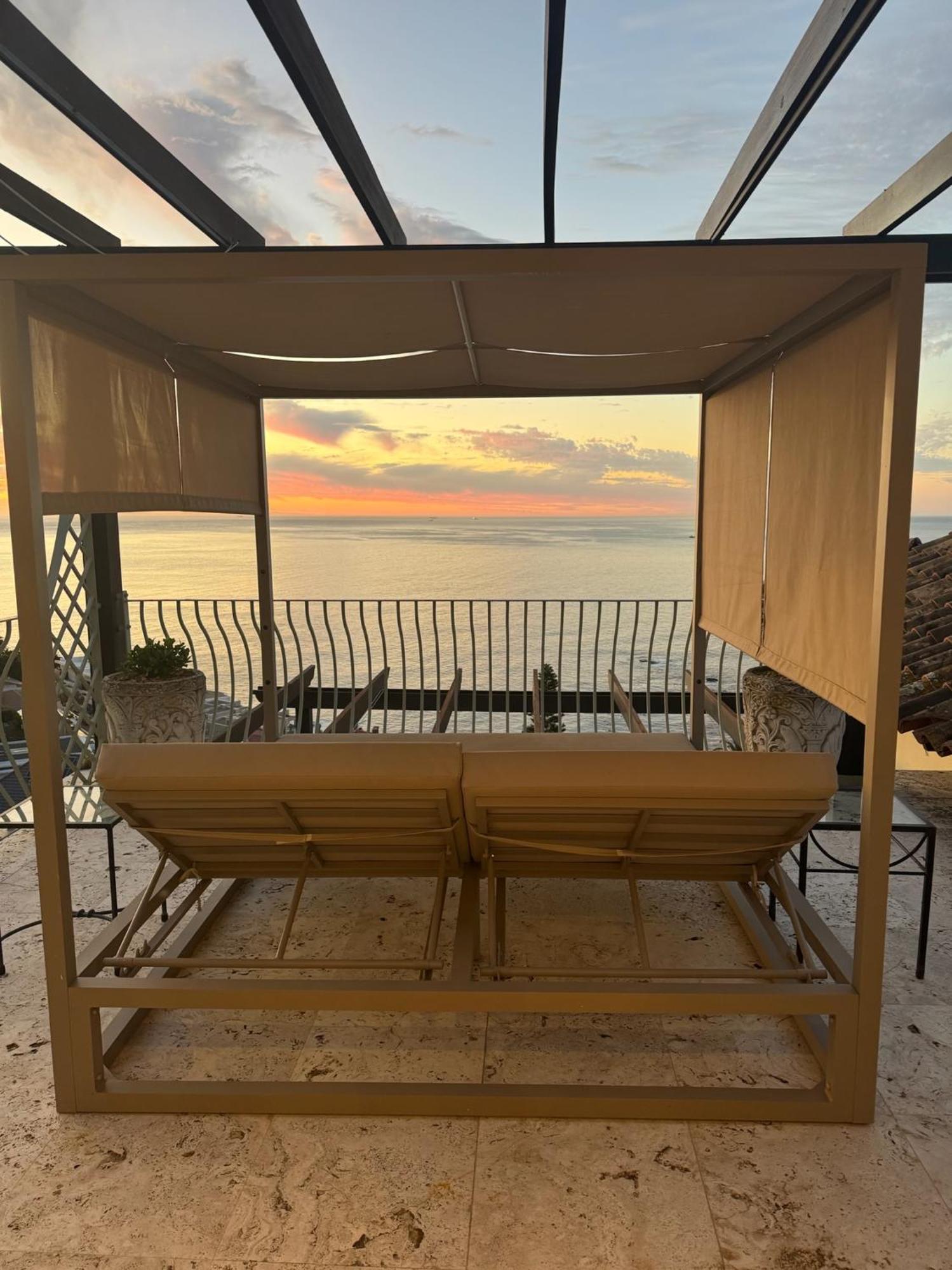Villa Del Mar - "Luxurious En-Suite Bedroom With Lounge And Stunning Sea View Balcony In Bantry Bay" Città del Capo Esterno foto