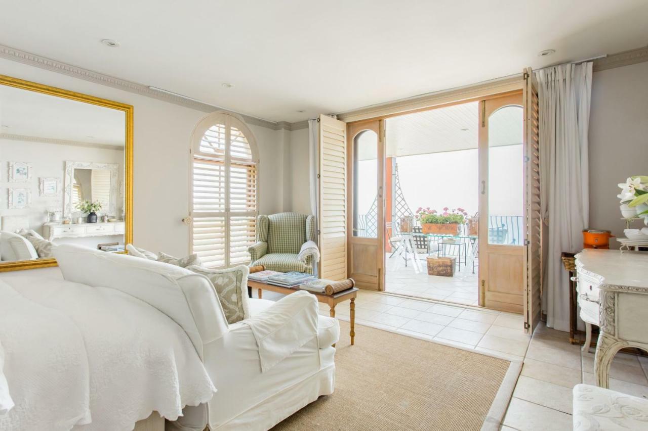 Villa Del Mar - "Luxurious En-Suite Bedroom With Lounge And Stunning Sea View Balcony In Bantry Bay" Città del Capo Esterno foto